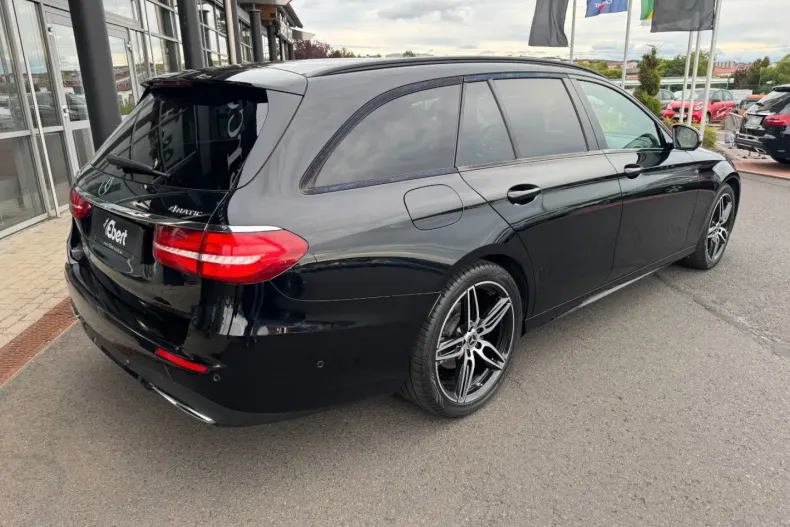 Mercedes-Benz E 220 din 2020 cu 69.300 km - oferta MER159144 - foto 3