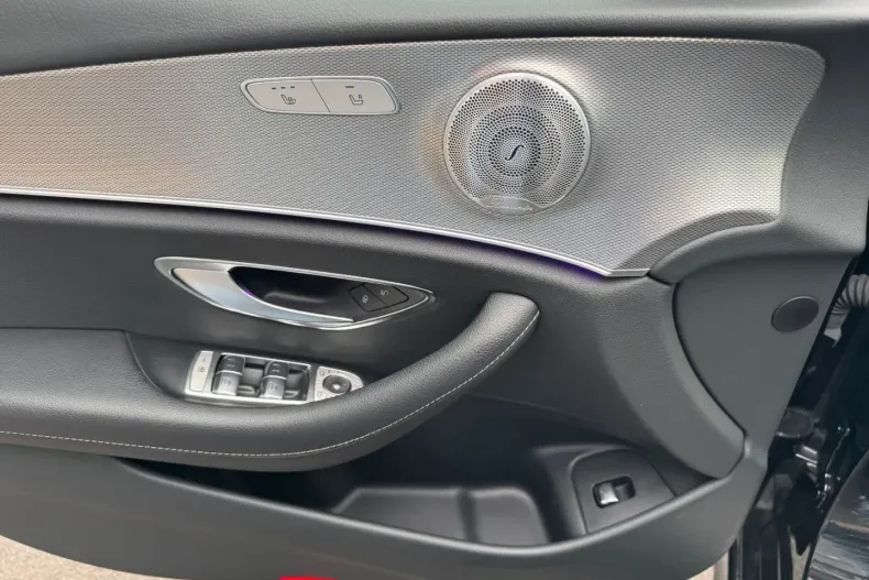 Mercedes-Benz E 220 din 2020 cu 69.300 km - oferta MER159144 - foto 11