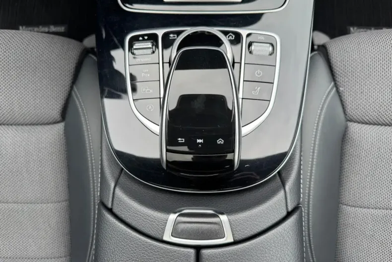 Mercedes-Benz E 220 din 2020 cu 69.300 km - oferta MER159144 - foto 17