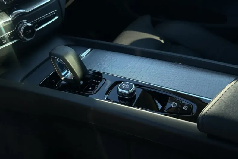 Volvo XC60 din 2024 cu 29.900 km - oferta VOL159153 - foto 18