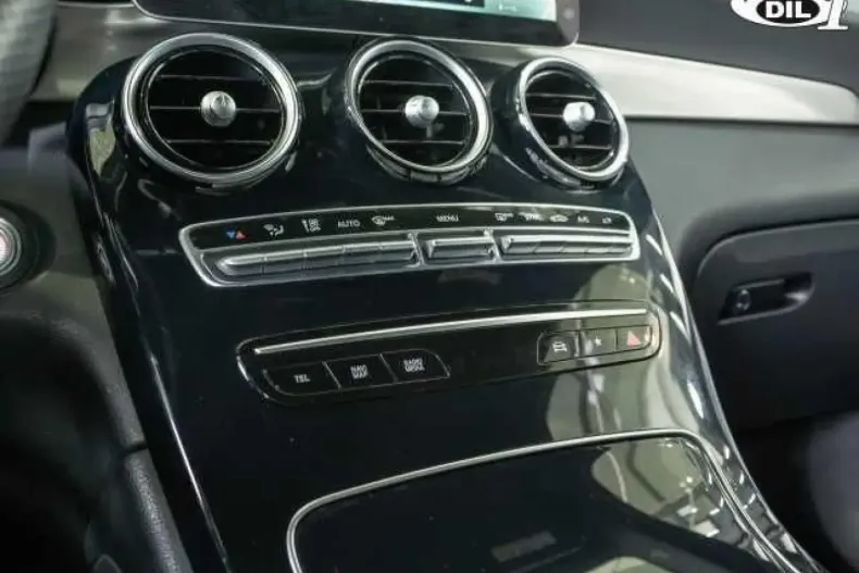 Mercedes-Benz GLC 200 din 2021 cu 90.900 km - oferta MER159163 - foto 14