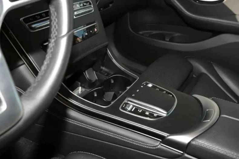 Mercedes-Benz GLC 200 din 2020 cu 72.900 km - oferta MER159166 - foto 14