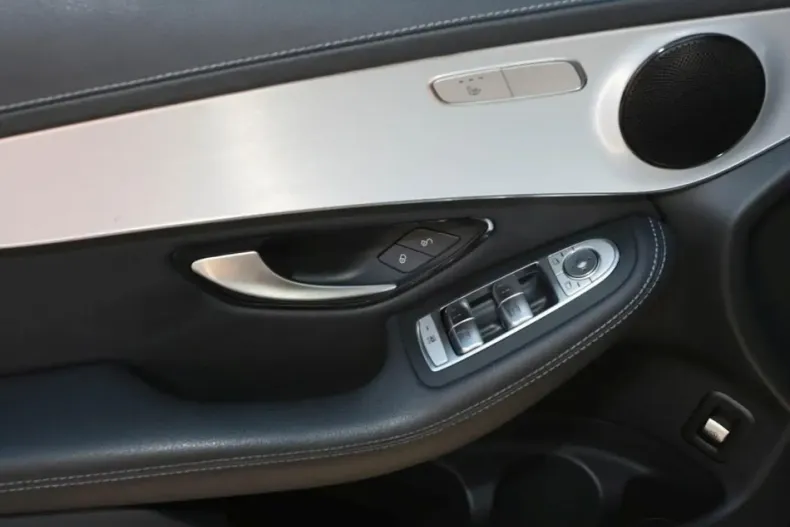 Mercedes-Benz GLC 200 din 2020 cu 72.900 km - oferta MER159166 - foto 16