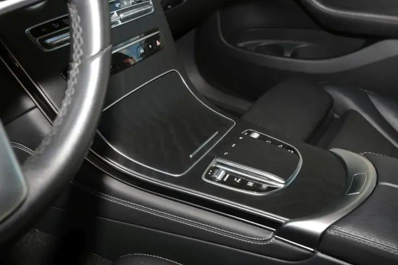 Mercedes-Benz GLC 200 din 2020 cu 72.900 km - oferta MER159166 - foto 17