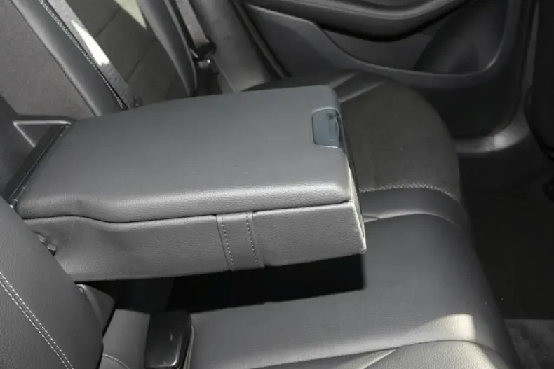 Mercedes-Benz GLC 200 din 2020 cu 72.900 km - oferta MER159166 - foto 21