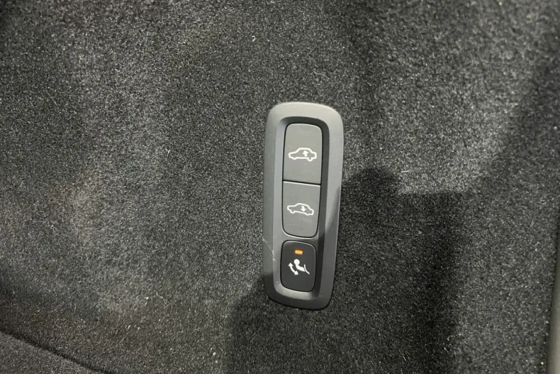 Volvo XC60 din 2024 cu 17.883 km - oferta VOL159176 - foto 17