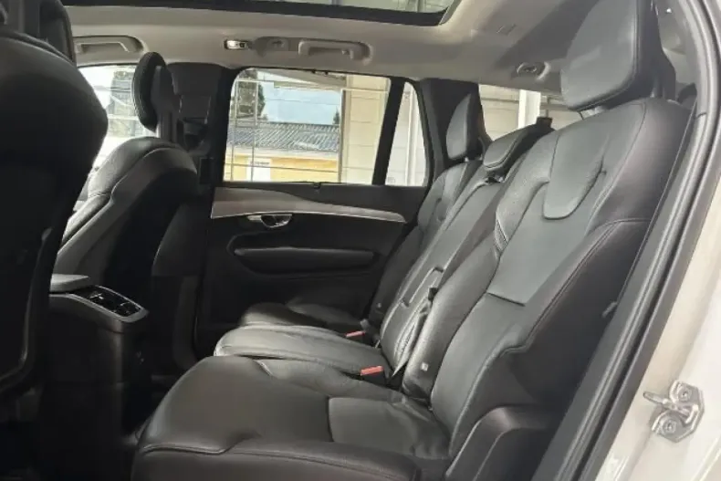 Volvo XC90 din 2021 cu 77.150 km - oferta VOL159192 - foto 11