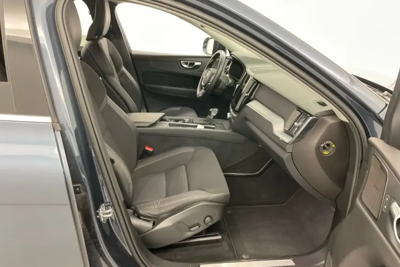 Volvo XC60 din 2020 cu 86.207 km - oferta VOL159209 - foto 5