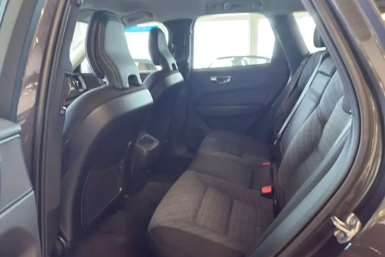 Volvo XC60 din 2021 cu 89.990 km - oferta VOL159221 - foto 8