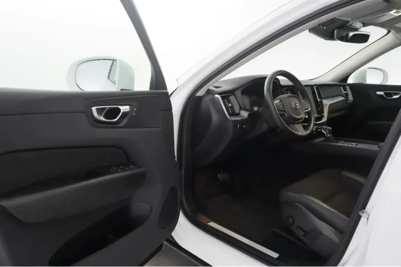 Volvo XC60 din 2020 cu 68.290 km - oferta VOL159223 - foto 14