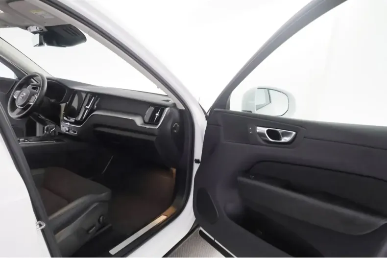 Volvo XC60 din 2020 cu 68.290 km - oferta VOL159223 - foto 18