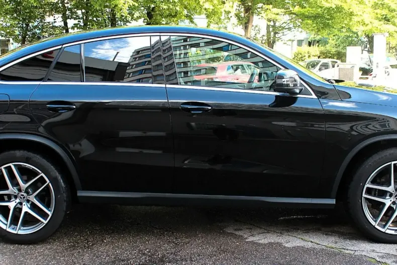 Mercedes-Benz GLE 350 din 2020 cu 70.900 km - oferta MER159236 - foto 4