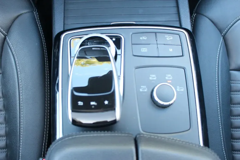 Mercedes-Benz GLE 350 din 2020 cu 70.900 km - oferta MER159236 - foto 18