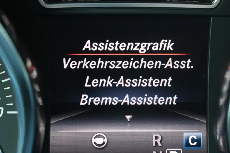 Mercedes-Benz GLE 350 din 2020 cu 70.900 km - oferta MER159236 - foto 24