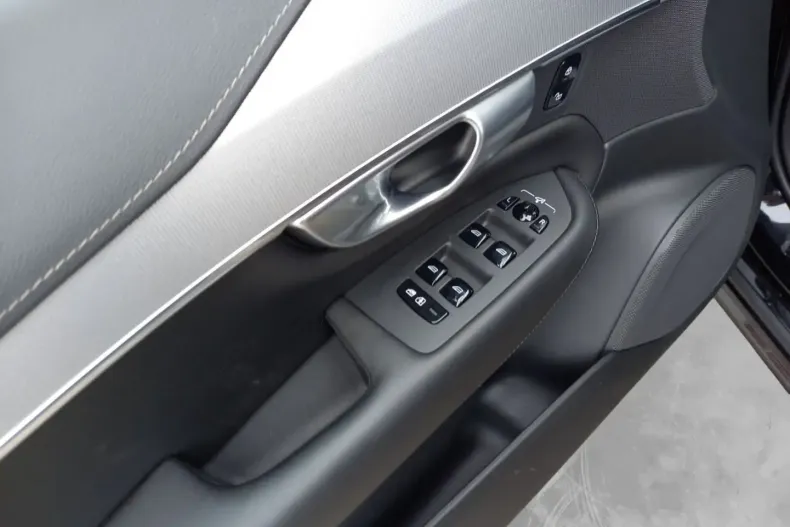 Volvo XC90 din 2024 cu 16.820 km - oferta VOL159253 - foto 16