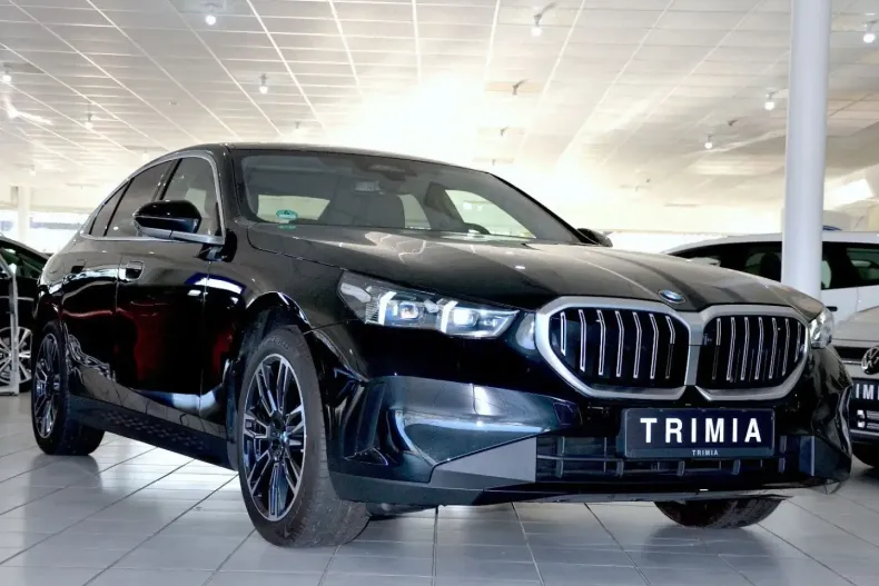 BMW 520 din 2025 cu 4.720 km - oferta BMW159254 - foto 1