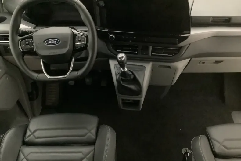 Ford Tourneo Custom din 2024 cu 15.900 km - oferta FOR159256 - foto 3