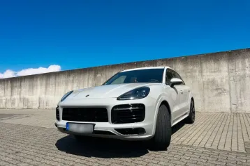 Porsche Cayenne din 2023 - oferta POR159268