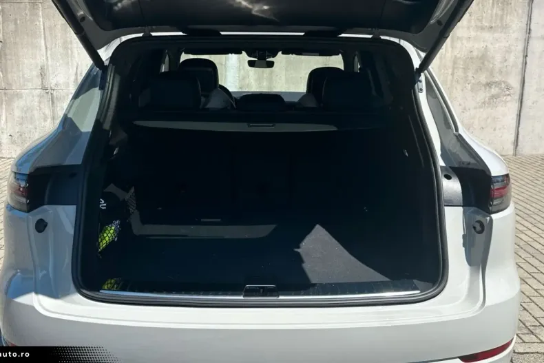 Porsche Cayenne din 2023 cu 31.252 km - oferta POR159268 - foto 5