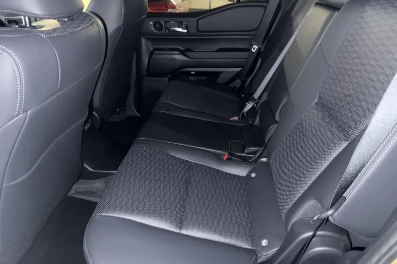 Toyota Land Cruiser din 2024 cu 15.720 km - oferta TOY159290 - foto 9