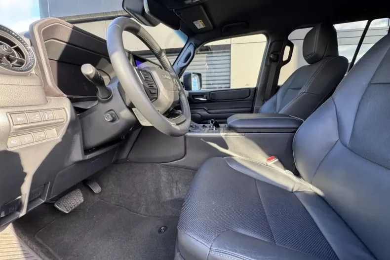 Toyota Land Cruiser din 2025 cu 11.000 km - oferta TOY159293 - foto 9