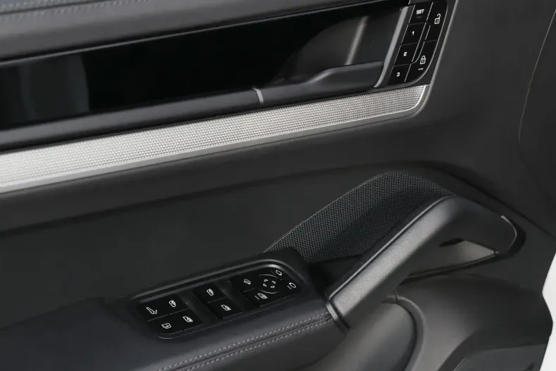 Porsche Cayenne din 2024 cu 31.600 km - oferta POR159299 - foto 24