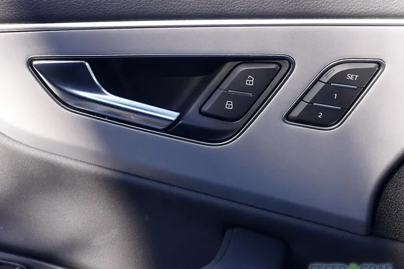 Audi Q8 din 2025 cu 23.916 km - oferta AUD159344 - foto 10