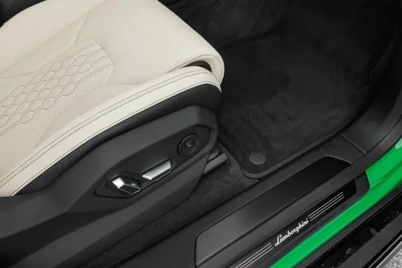 Lamborghini Urus din 2024 cu 7.900 km - oferta LAM159364 - foto 14