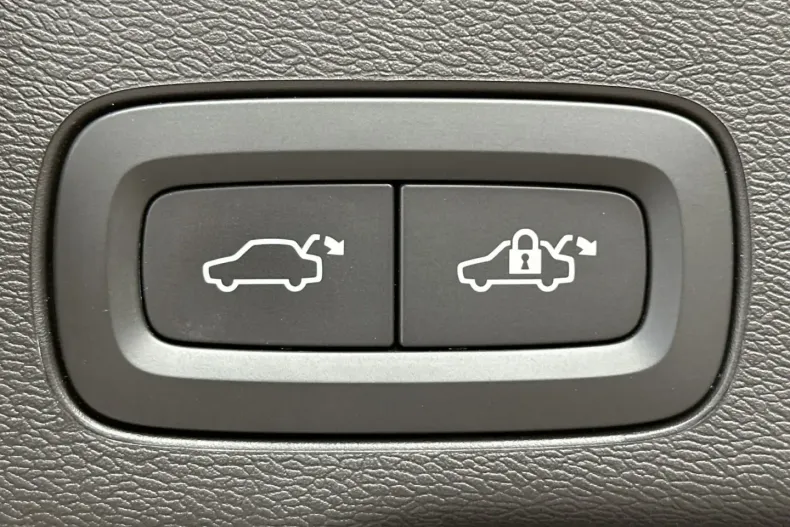 Volvo XC60 din 2023 cu 76.450 km - oferta VOL159365 - foto 7