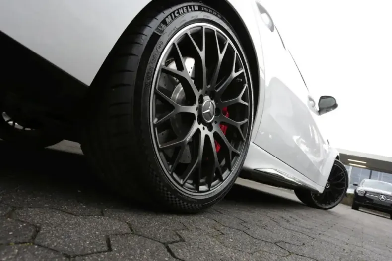 Mercedes-Benz C 63 AMG din 2024 cu 20.200 km - oferta MER159366 - foto 4