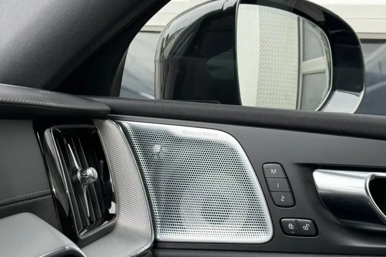 Volvo XC60 din 2023 cu 136.983 km - oferta VOL159367 - foto 10