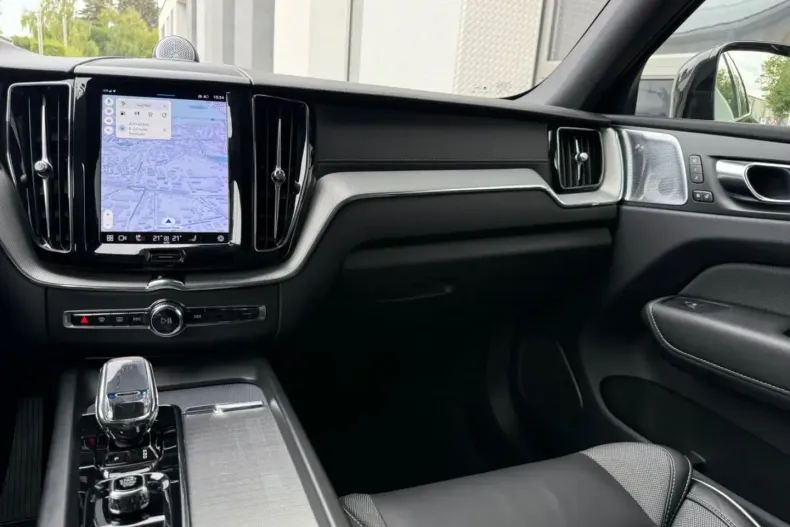 Volvo XC60 din 2023 cu 136.983 km - oferta VOL159367 - foto 17