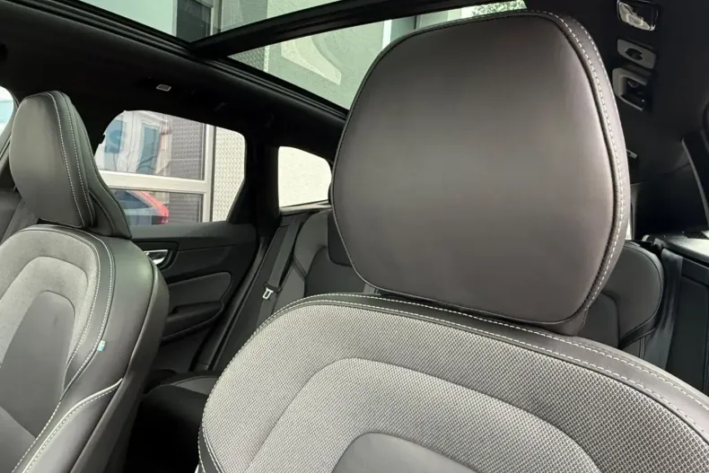 Volvo XC60 din 2023 cu 136.983 km - oferta VOL159367 - foto 19