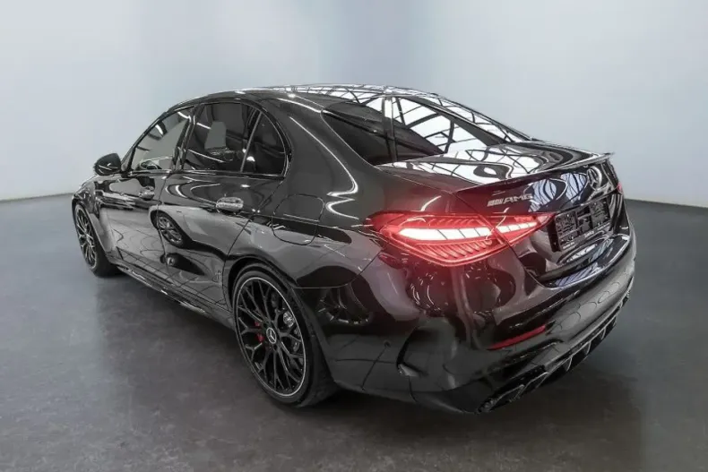 Mercedes-Benz C 63 AMG din 2024 cu 5.991 km - oferta MER159368 - foto 4