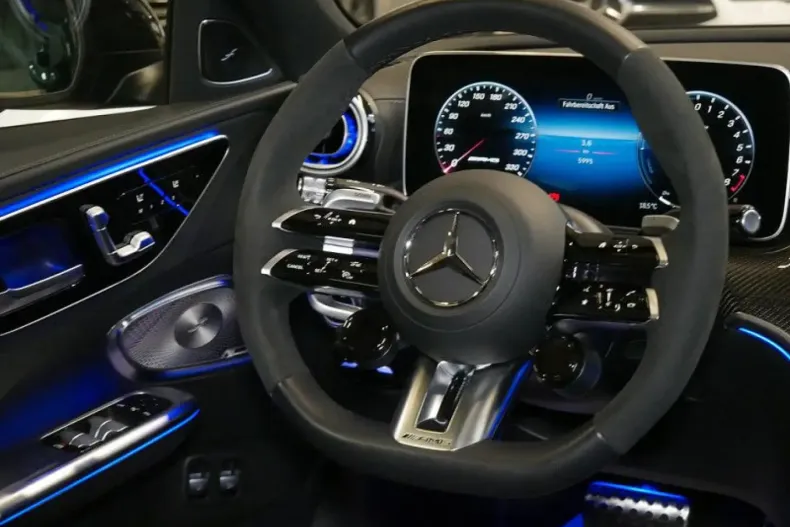 Mercedes-Benz C 63 AMG din 2024 cu 5.991 km - oferta MER159368 - foto 8