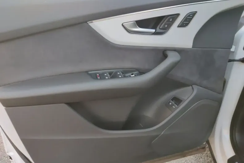 Audi Q7 din 2022 cu 46.750 km - oferta AUD159370 - foto 12