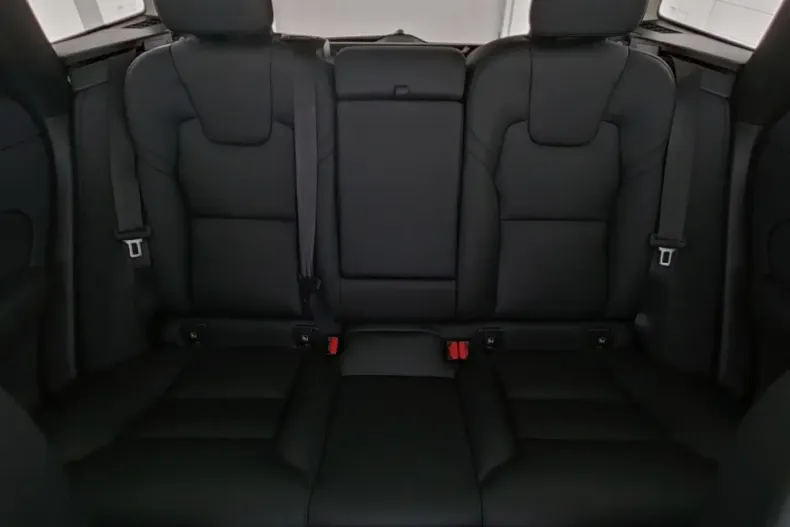 Volvo XC60 din 2025 cu 19.500 km - oferta VOL159374 - foto 5