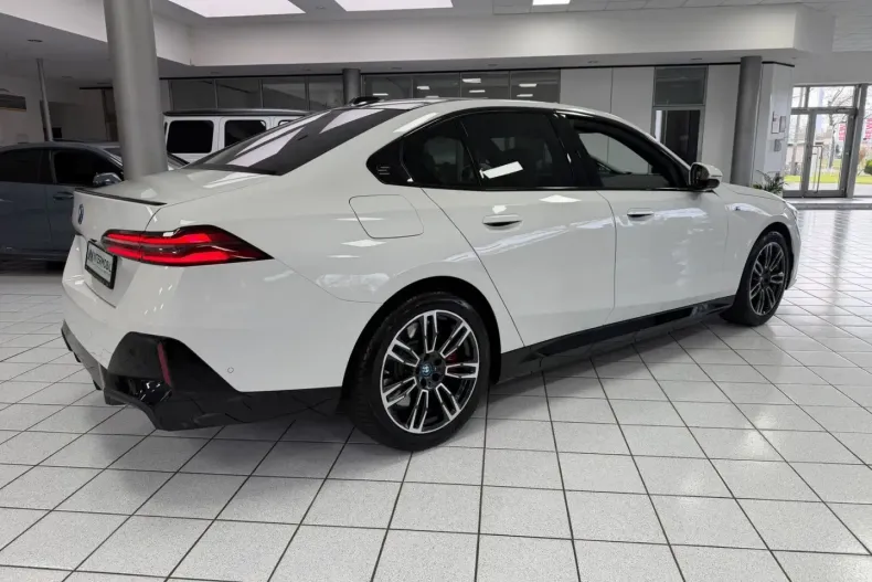 BMW 550 din 2025 cu 23.100 km - oferta BMW159379 - foto 3