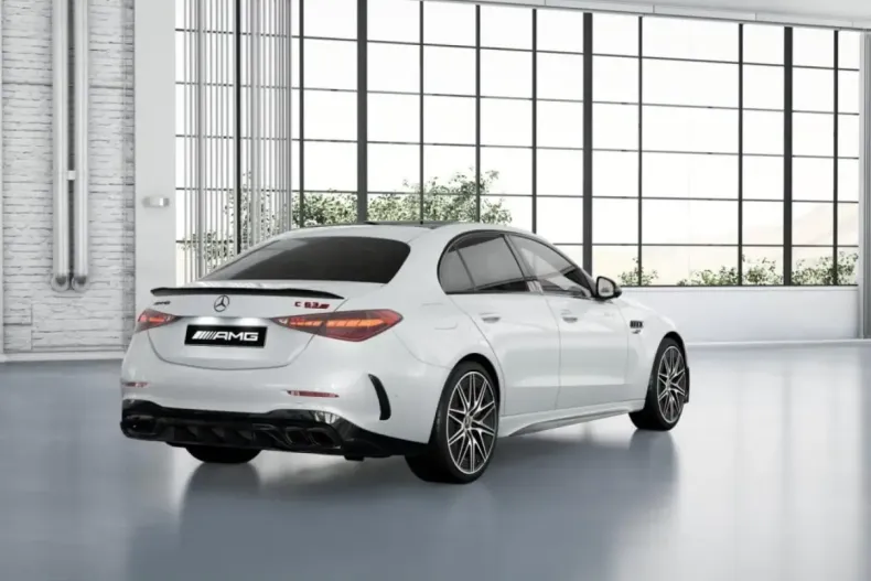 Mercedes-Benz C 63 AMG din 2024 cu 3.422 km - oferta MER159387 - foto 4