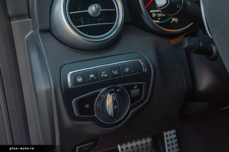 Mercedes-Benz C 63 AMG din 2023 cu 17.753 km - oferta MER159388 - foto 20