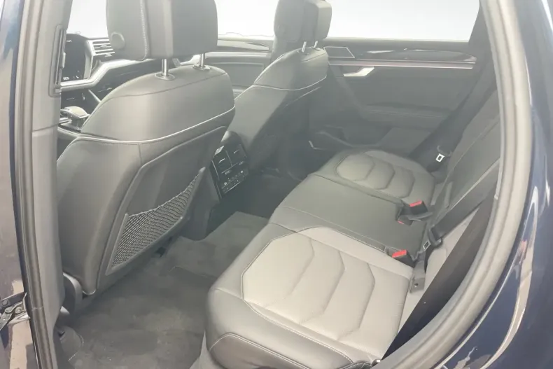 Volkswagen Touareg din 2025 cu 8.977 km - oferta VOL159436 - foto 12