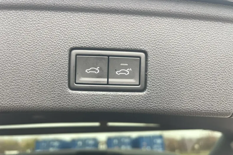 Volkswagen Touareg din 2025 cu 8.977 km - oferta VOL159436 - foto 14