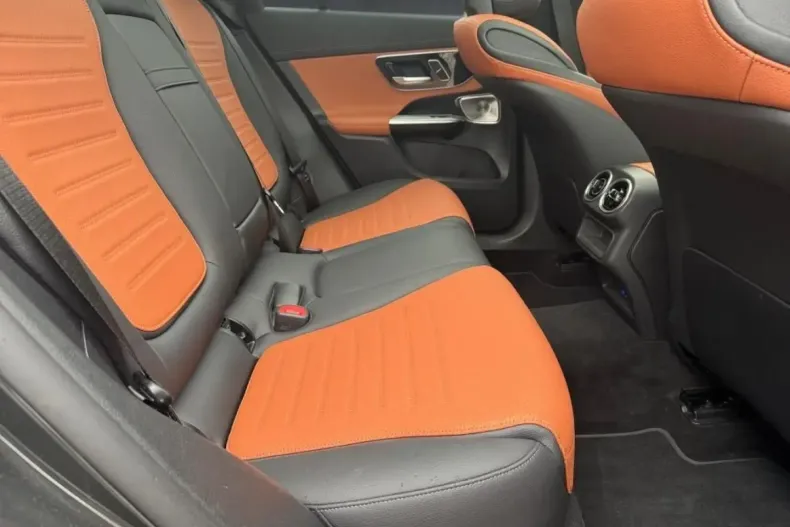 Mercedes-Benz GLC 300 din 2023 cu 20.900 km - oferta MER159440 - foto 4