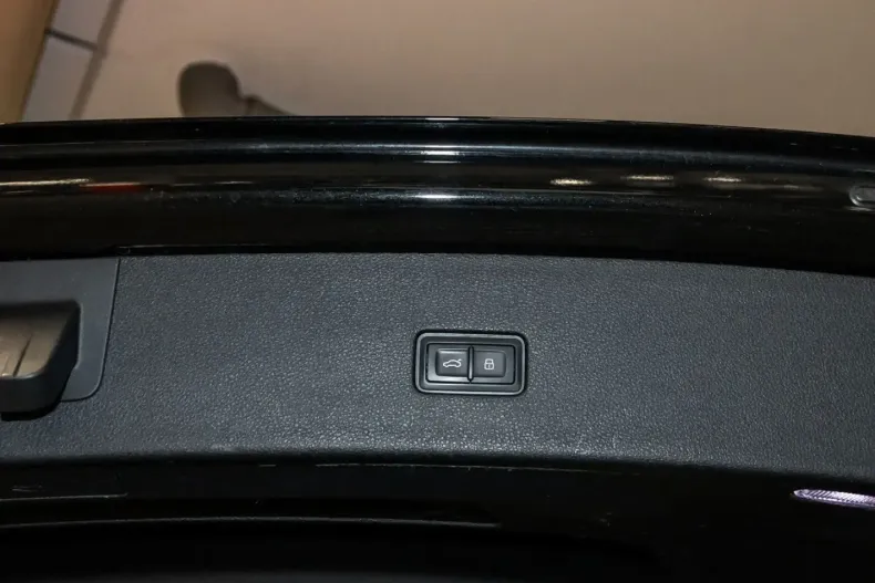 Audi Q8 din 2025 cu 27.375 km - oferta AUD159460 - foto 8