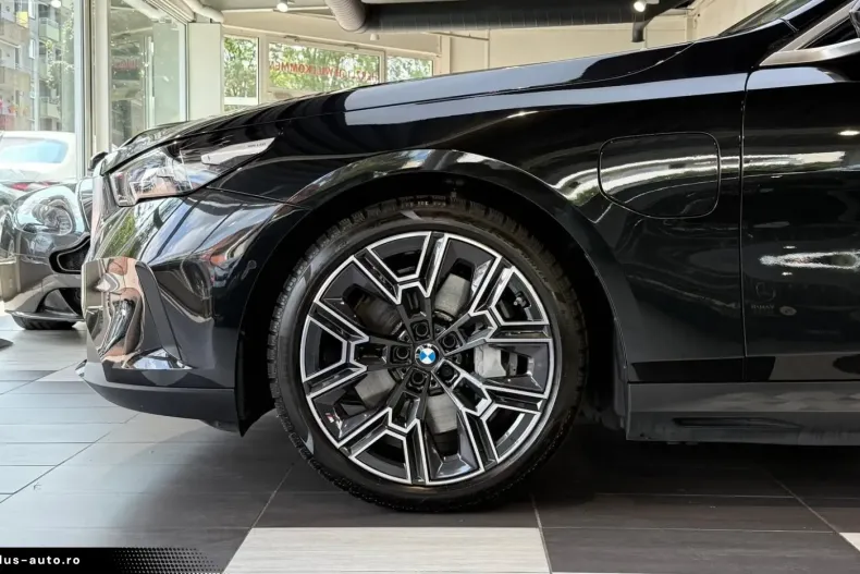 BMW 550 din 2024 cu 23.700 km - oferta BMW159484 - foto 3