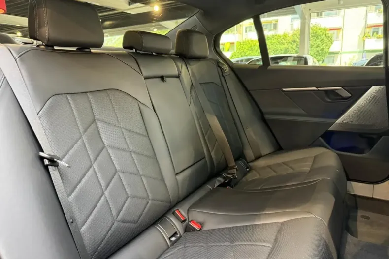 BMW 550 din 2024 cu 23.700 km - oferta BMW159484 - foto 24