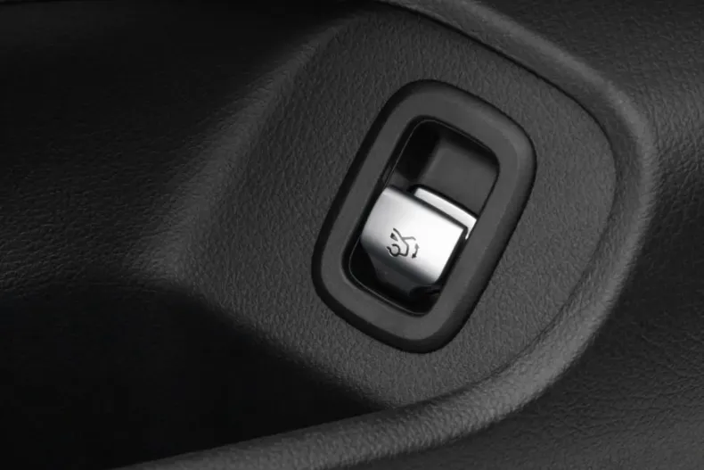 Mercedes-Benz CLE 300 din 2024 cu 4.214 km - oferta MER159519 - foto 10