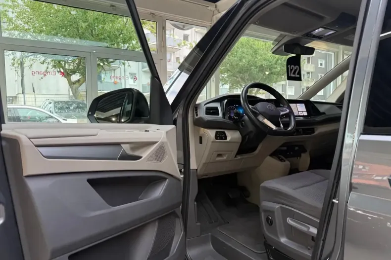 Volkswagen T7 Multivan din 2022 cu 45.000 km - oferta VOL159540 - foto 9