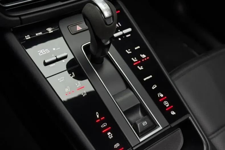 Porsche Macan din 2022 cu 22.000 km - oferta POR159543 - foto 20