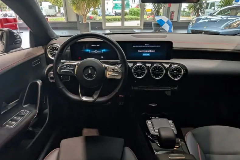 Mercedes-Benz CLA 220 din 2022 cu 35.000 km - oferta MER159544 - foto 7